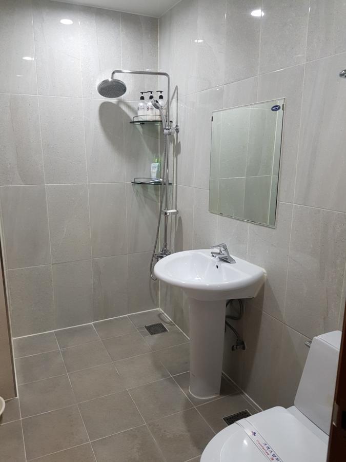 Crystal Motel Gangneung Zewnętrze zdjęcie